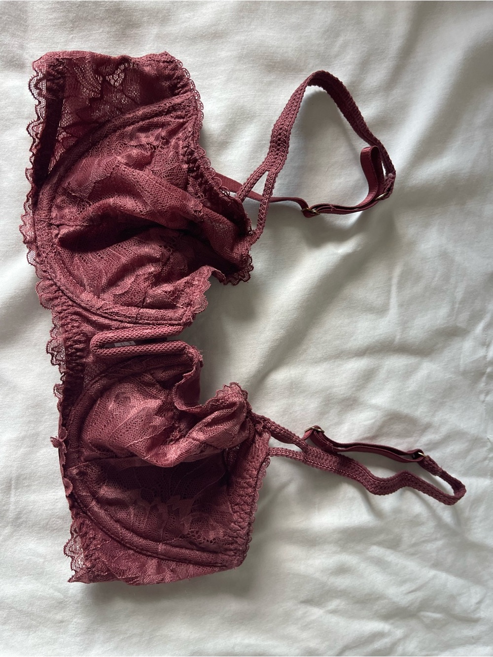 Auden Lace Underwire Bra in Burgundy